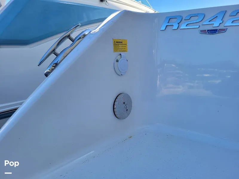 Slide: The Image of Robalo R242 Explorer 2022 - 13920655