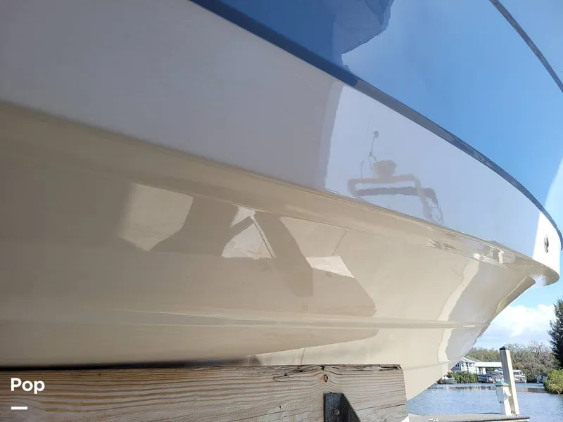 Slide: The Image of Robalo R242 Explorer 2022 - 13920665