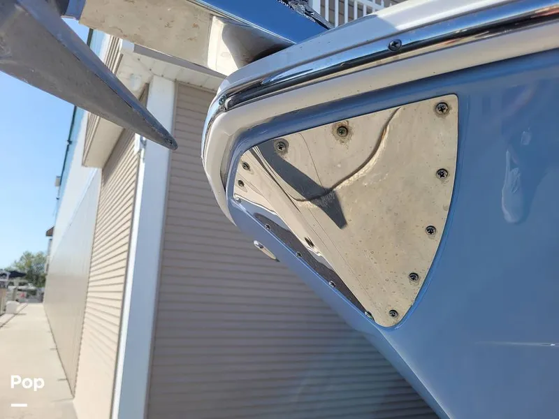 Slide: The Image of Robalo R242 Explorer 2022 - 13920673