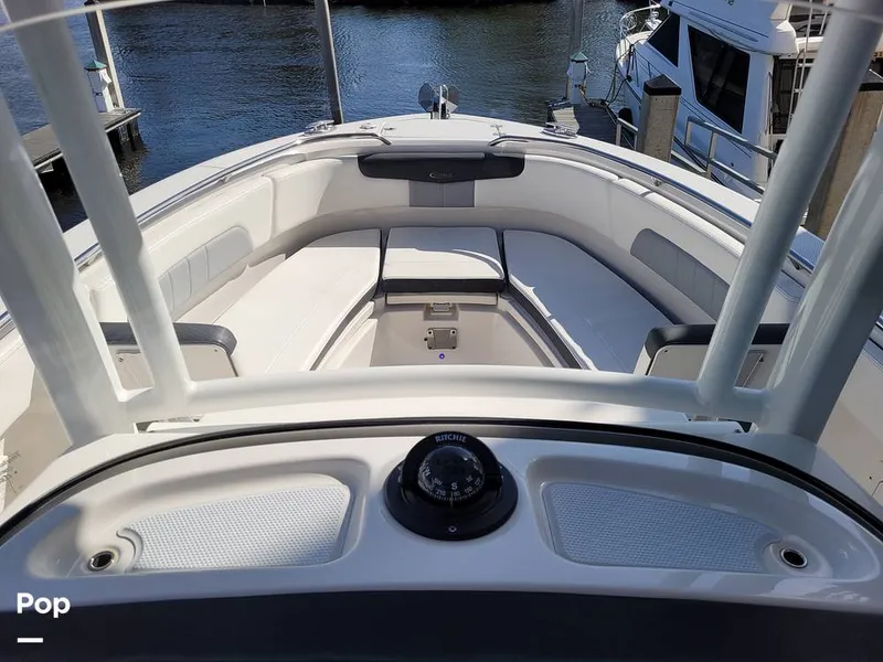 Slide: The Image of Robalo R242 Explorer 2022 - 13920622