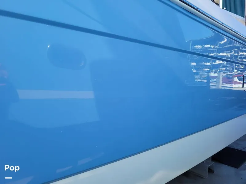 Slide: The Image of Robalo R242 Explorer 2022 - 13920822