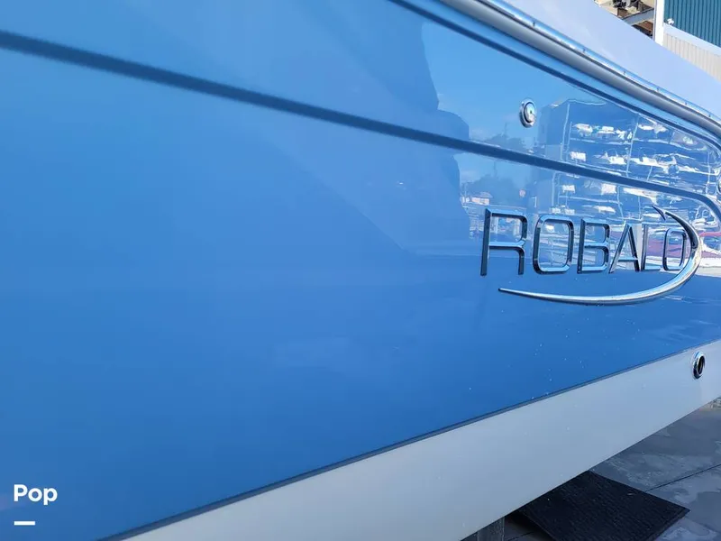 Slide: The Image of Robalo R242 Explorer 2022 - 13920823