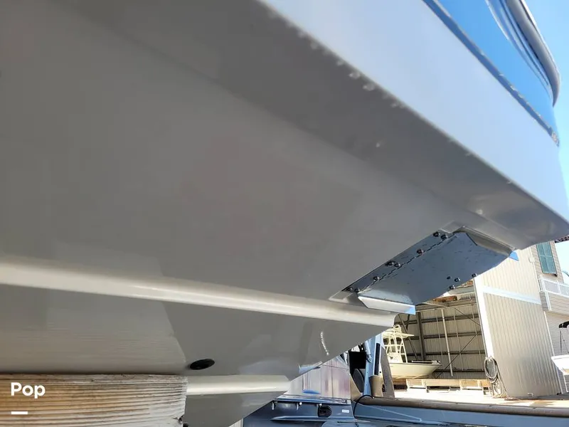 Slide: The Image of Robalo R242 Explorer 2022 - 13920825