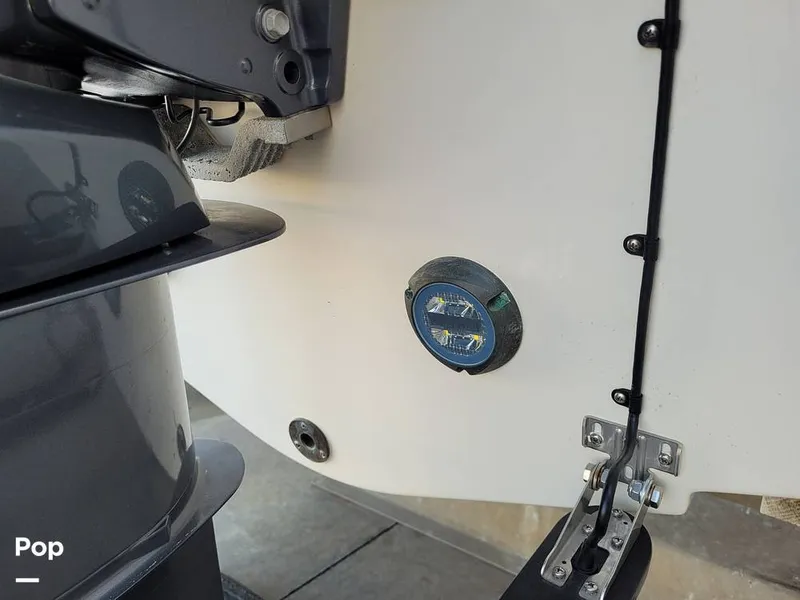 Slide: The Image of Robalo R242 Explorer 2022 - 13920827