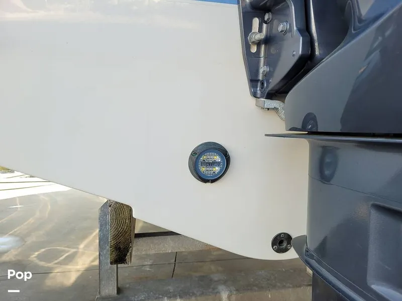Slide: The Image of Robalo R242 Explorer 2022 - 13920828