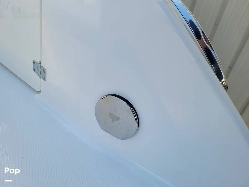 Slide: The Image of Robalo R242 Explorer 2022 - 13922076