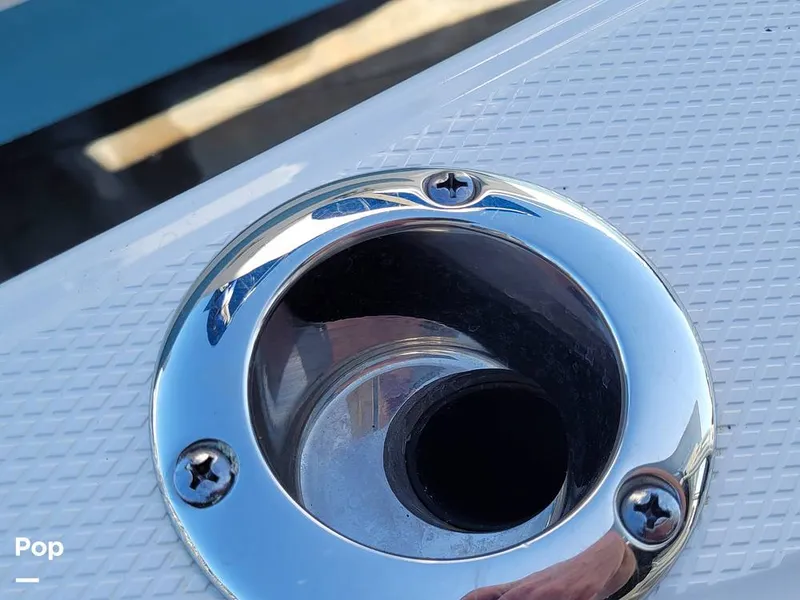 Slide: The Image of Robalo R242 Explorer 2022 - 13922091