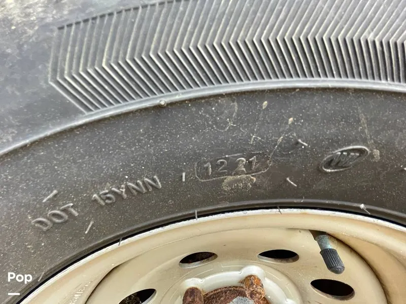 Slide: The Image of Tire Date Code - 13875640