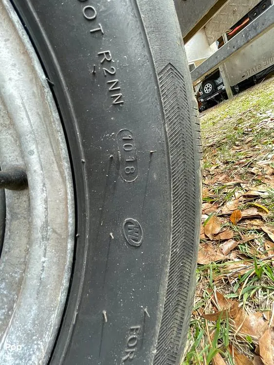 Slide: The Image of Tire Date Code - 13875641