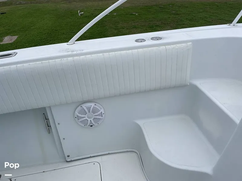 Slide: The Image of Speaker And Leaning Cushion - 13954639