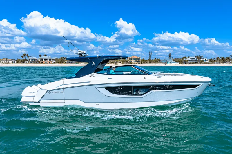 Slide: The Image of Cruisers 38 GLS Outboard 2025 - 47