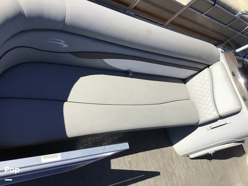 Slide: The Image of Bennington 22S 2022 - 14830159