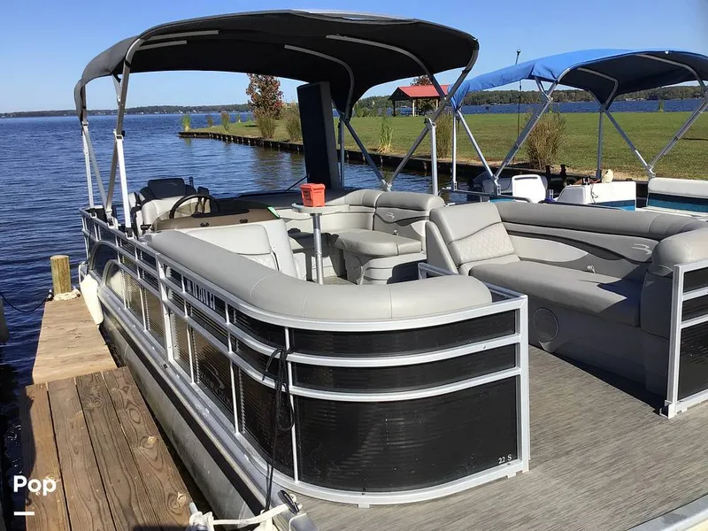 Slide: The Image of Bennington 22S 2022 - 14830153