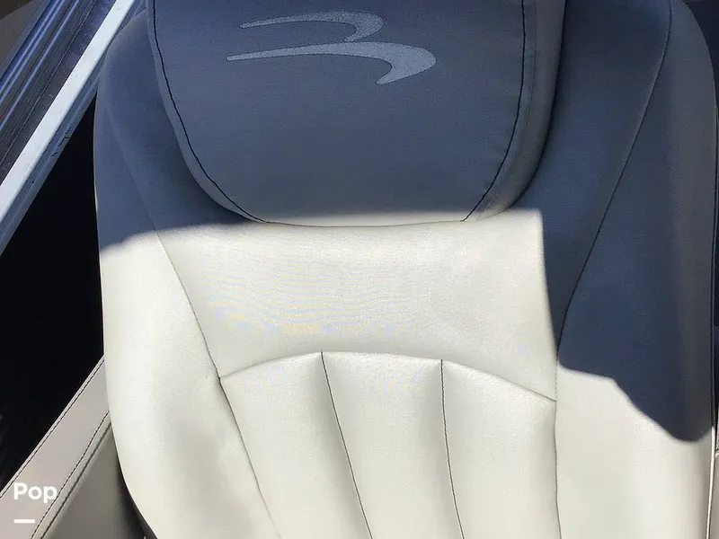 Slide: The Image of Bennington 22S 2022 - 14830174