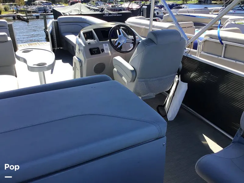 Slide: The Image of Bennington 22S 2022 - 14830196