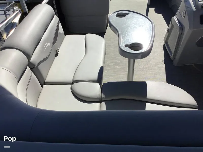 Slide: The Image of Bennington 22S 2022 - 14830197