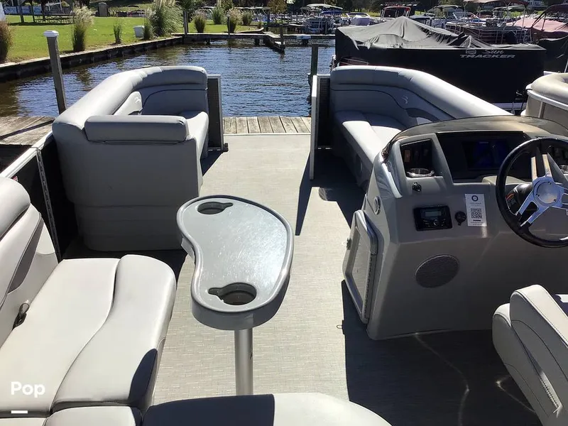 Slide: The Image of Bennington 22S 2022 - 14830199