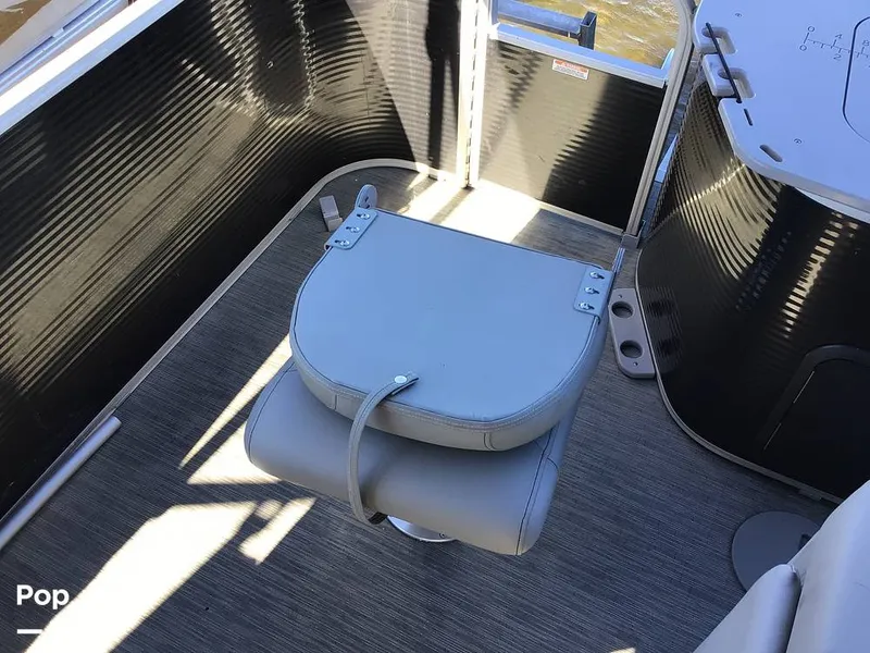 Slide: The Image of Bennington 22S 2022 - 14830182