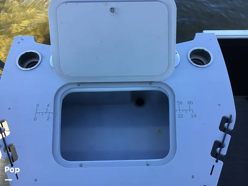 Slide: The Image of Bennington 22S 2022 - 14830186