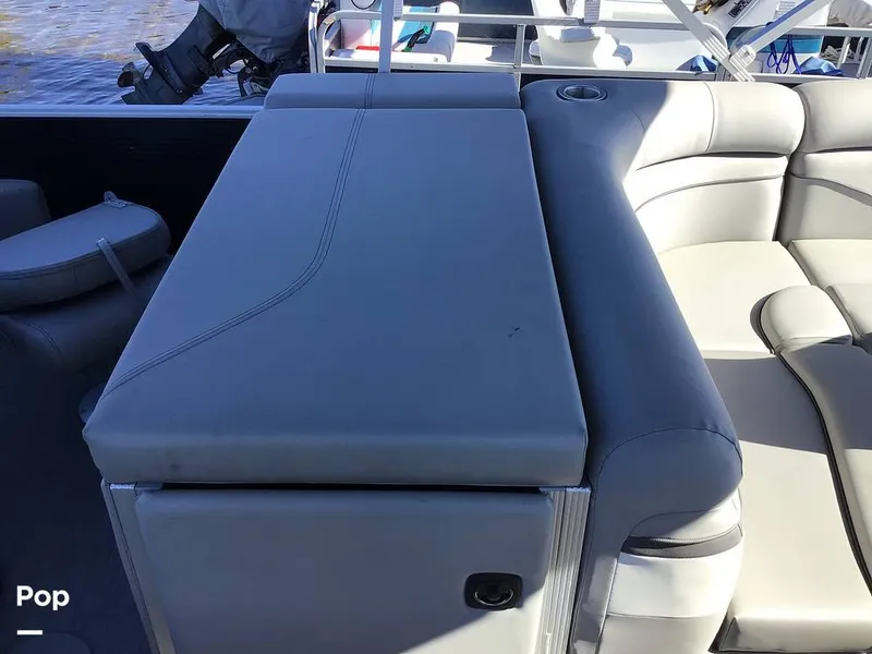 Slide: The Image of Bennington 22S 2022 - 14830179