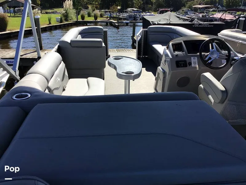 Slide: The Image of Bennington 22S 2022 - 14830195