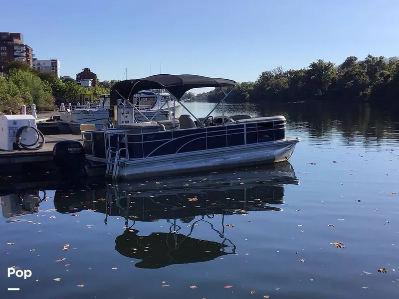 Slide: The Image of Bennington 22S 2022 - 14836091