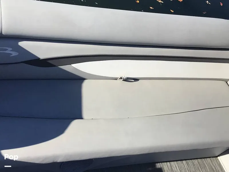 Slide: The Image of Bennington 22S 2022 - 14836100