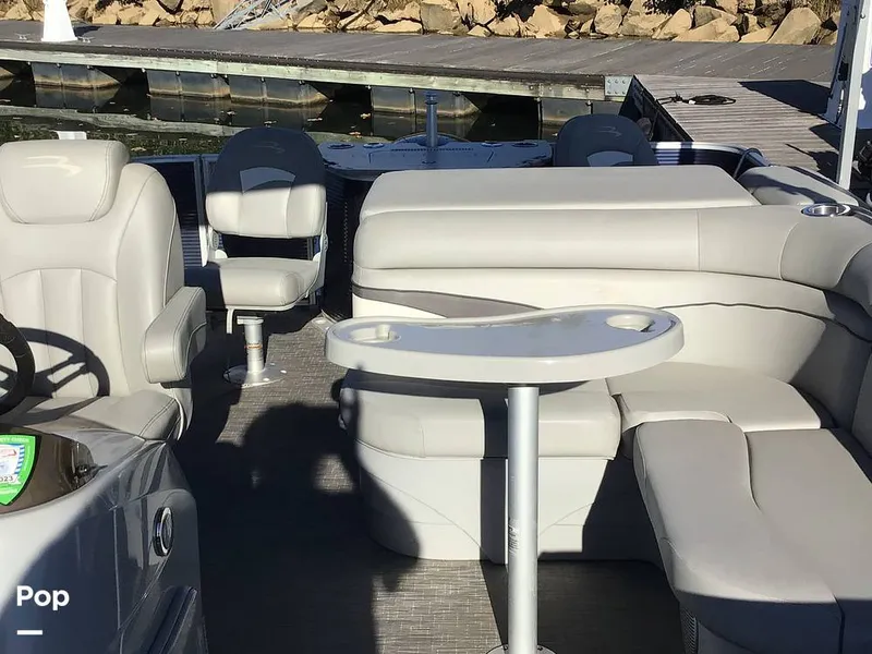 Slide: The Image of Bennington 22S 2022 - 14836102