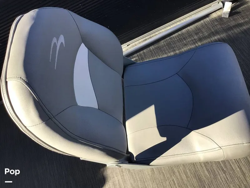 Slide: The Image of Bennington 22S 2022 - 14836124