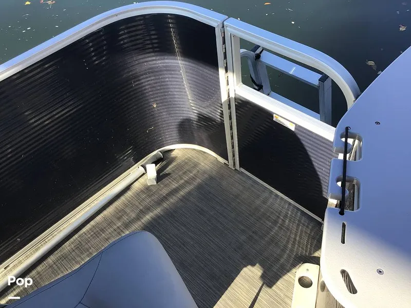 Slide: The Image of Bennington 22S 2022 - 14836125