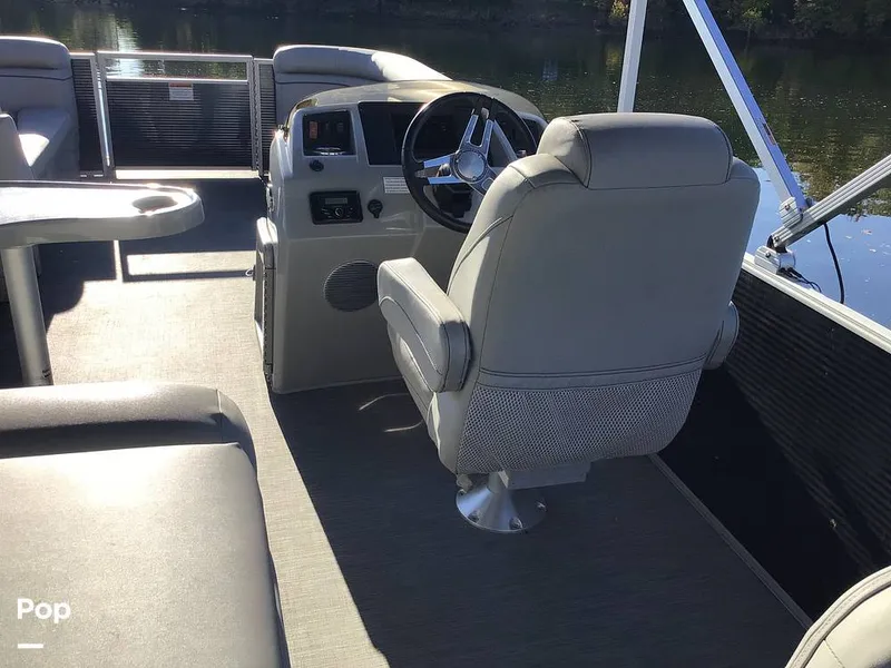 Slide: The Image of Bennington 22S 2022 - 14836129