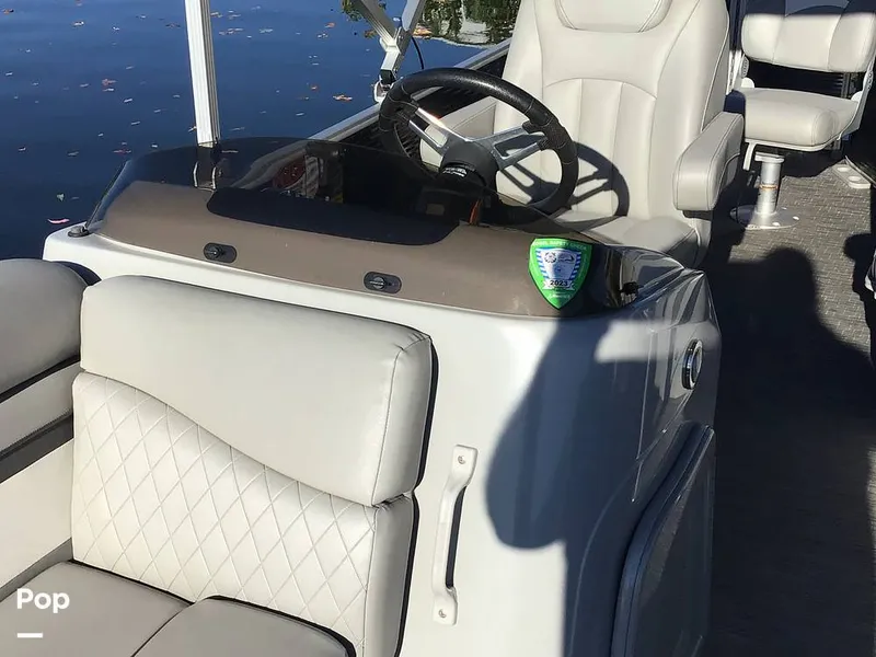 Slide: The Image of Bennington 22S 2022 - 14836104