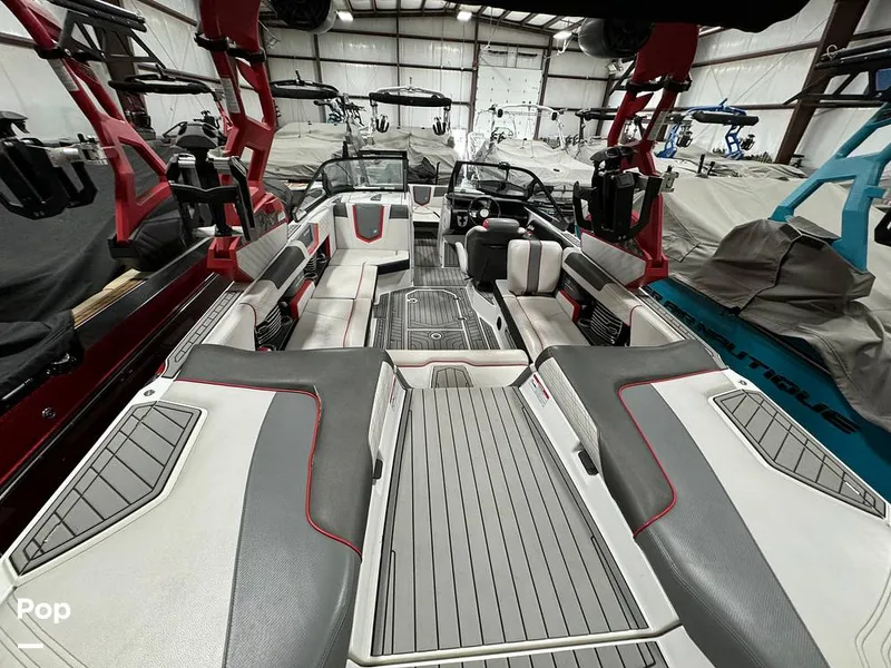 Slide: The Image of Nautique SUPER AIR NAUTIQUE G23 2019 - 14004913