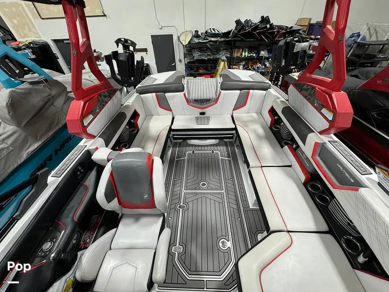 Slide: The Image of Nautique SUPER AIR NAUTIQUE G23 2019 - 14004874