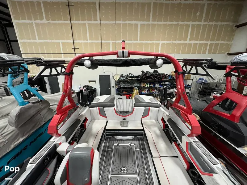 Slide: The Image of Nautique SUPER AIR NAUTIQUE G23 2019 - 14004875