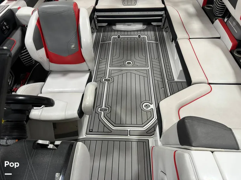 Slide: The Image of Nautique SUPER AIR NAUTIQUE G23 2019 - 14004876