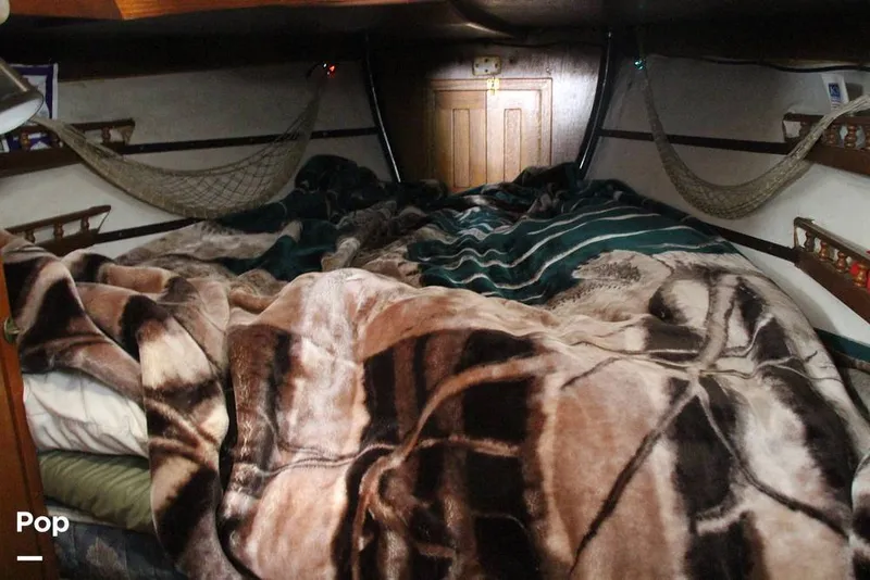 Slide: The Image of V Berth - 14262046