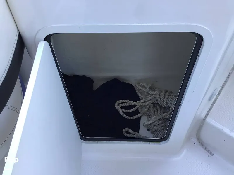 Slide: The Image of Bayliner DX 2200 2022 - 14321379