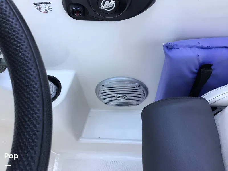 Slide: The Image of Bayliner DX 2200 2022 - 14321395