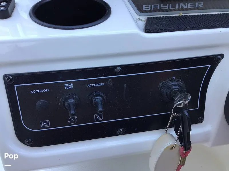 Slide: The Image of Bayliner DX 2200 2022 - 14321400