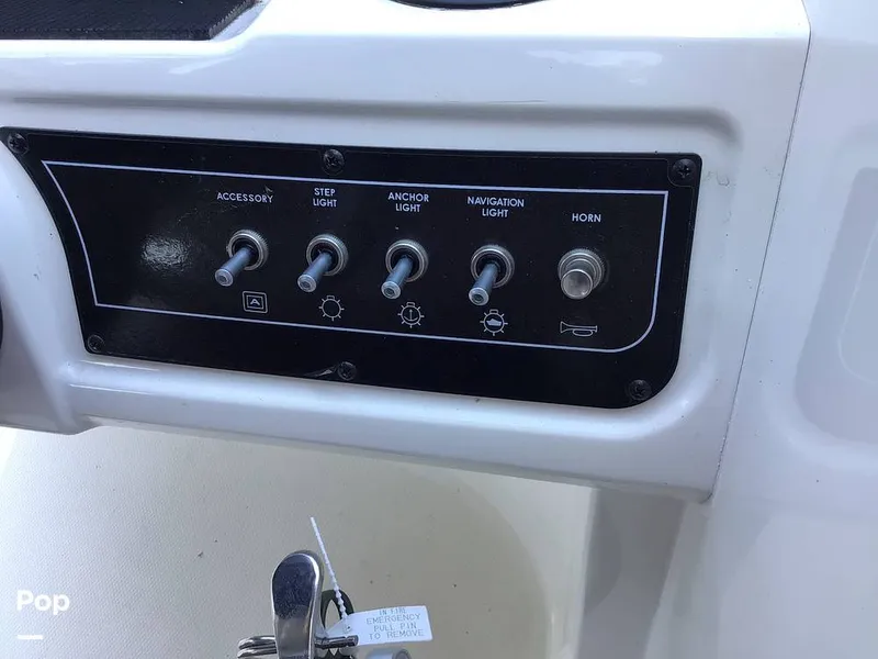 Slide: The Image of Bayliner DX 2200 2022 - 14321401