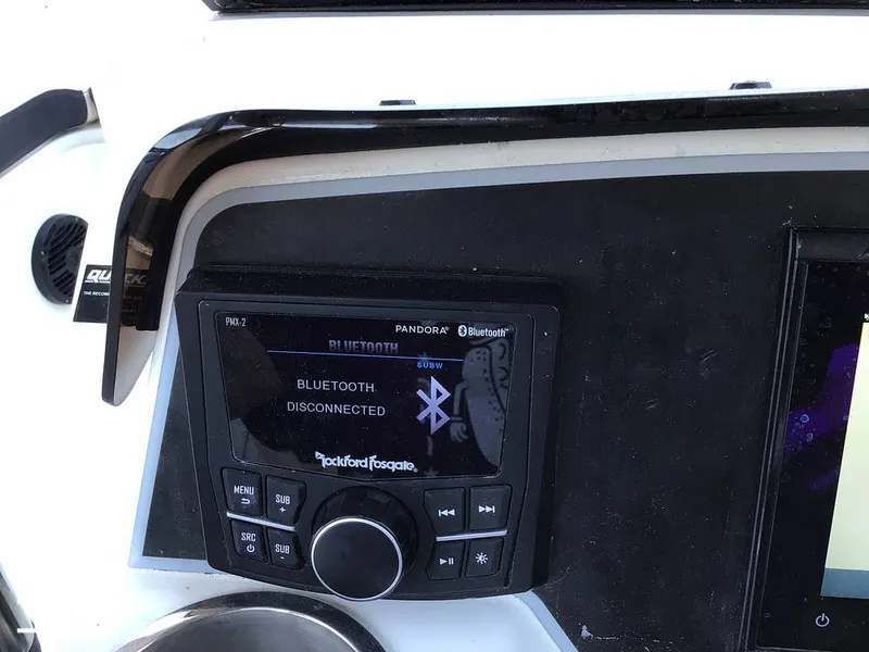 Slide: The Image of Bayliner DX 2200 2023 - 14320439