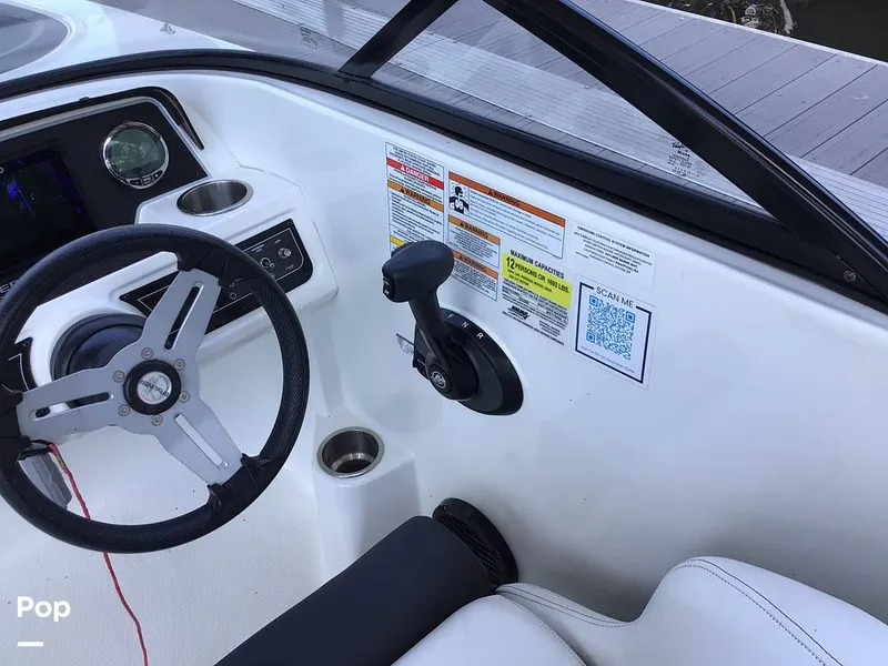 Slide: The Image of Bayliner DX 2200 2023 - 14320445