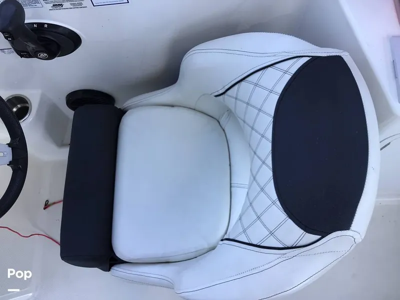 Slide: The Image of Bayliner DX 2200 2023 - 14320447