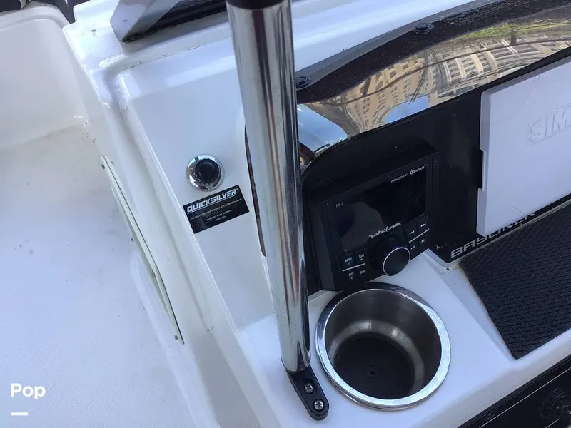 Slide: The Image of Bayliner DX 2200 2023 - 14320448