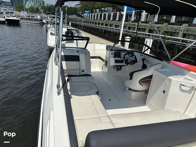 Slide: The Image of Bayliner DX 2200 2023 - 15684274