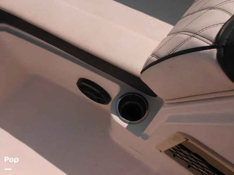 Slide: The Image of Bayliner DX 2200 2023 - 14371391