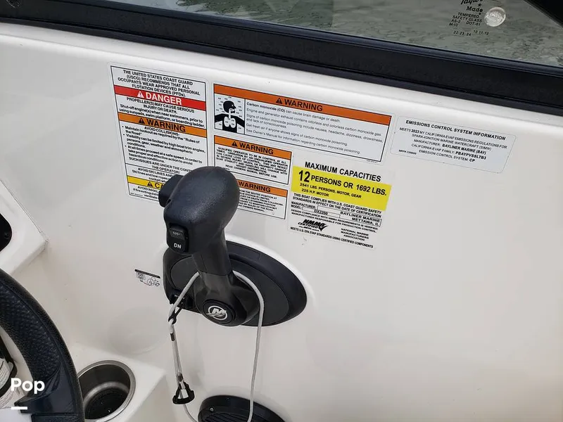 Slide: The Image of Bayliner DX 2200 2023 - 14686451