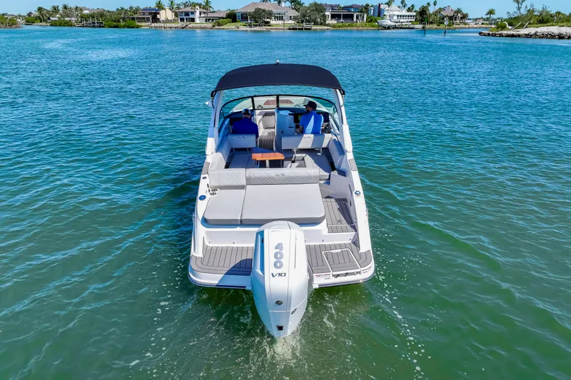 Slide: The Image of Sea Ray SDX 270 Outboard 2025 - 12