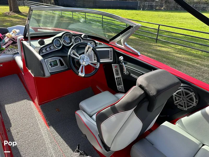 Slide: The Image of Mastercraft X23 2017 - 13925870